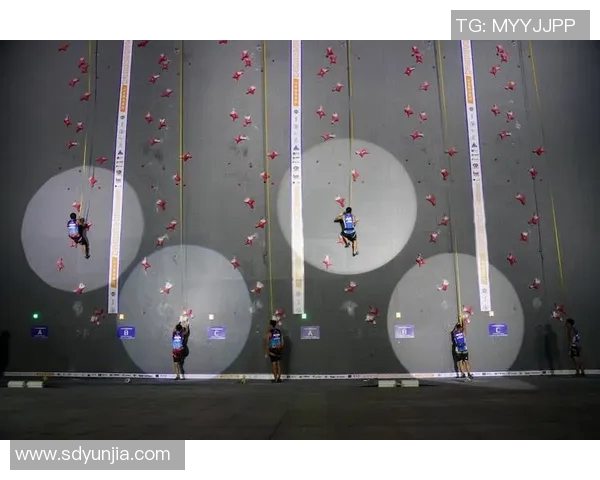 武汉攀岩队在世界攀岩锦标赛中以57分稳居积分榜首位 武汉攀岩队在世界攀岩锦标赛中以57分稳居积分榜首位