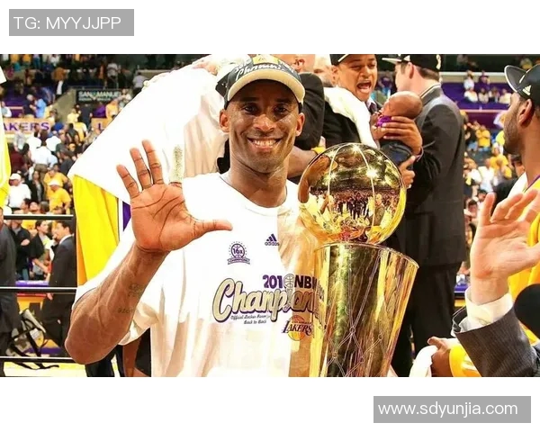 科比领衔湖人辉煌时代 从湖人历史看科比的传奇地位与影响